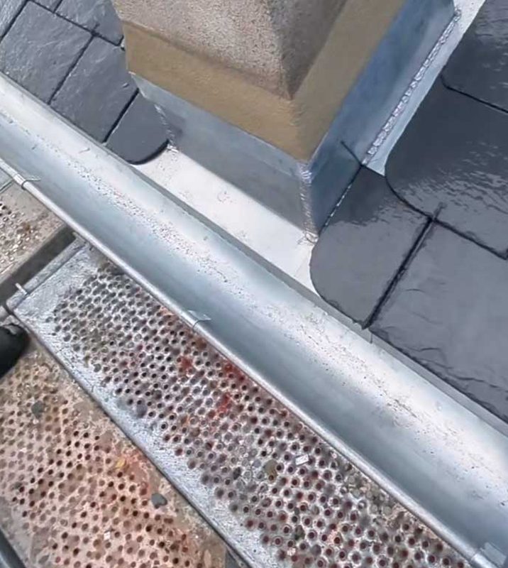 Détail de gouttière en zinc
