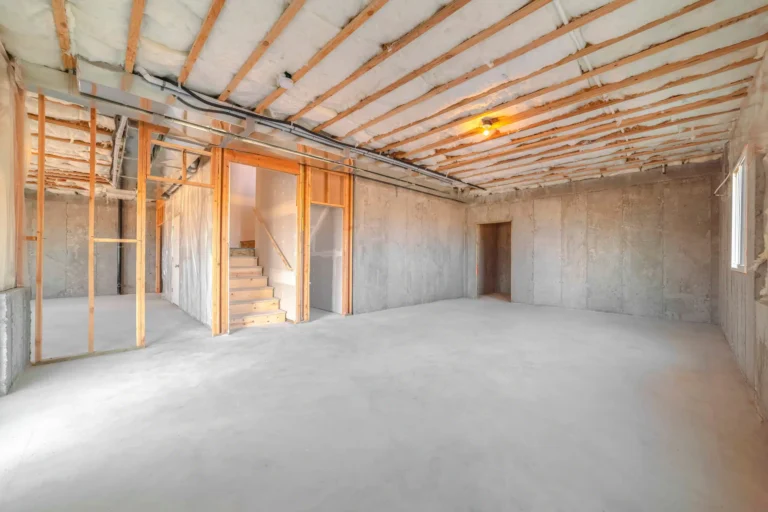 Isolation du plafond sous toiture (rampants) : pourquoi c&rsquo;est souvent négligé